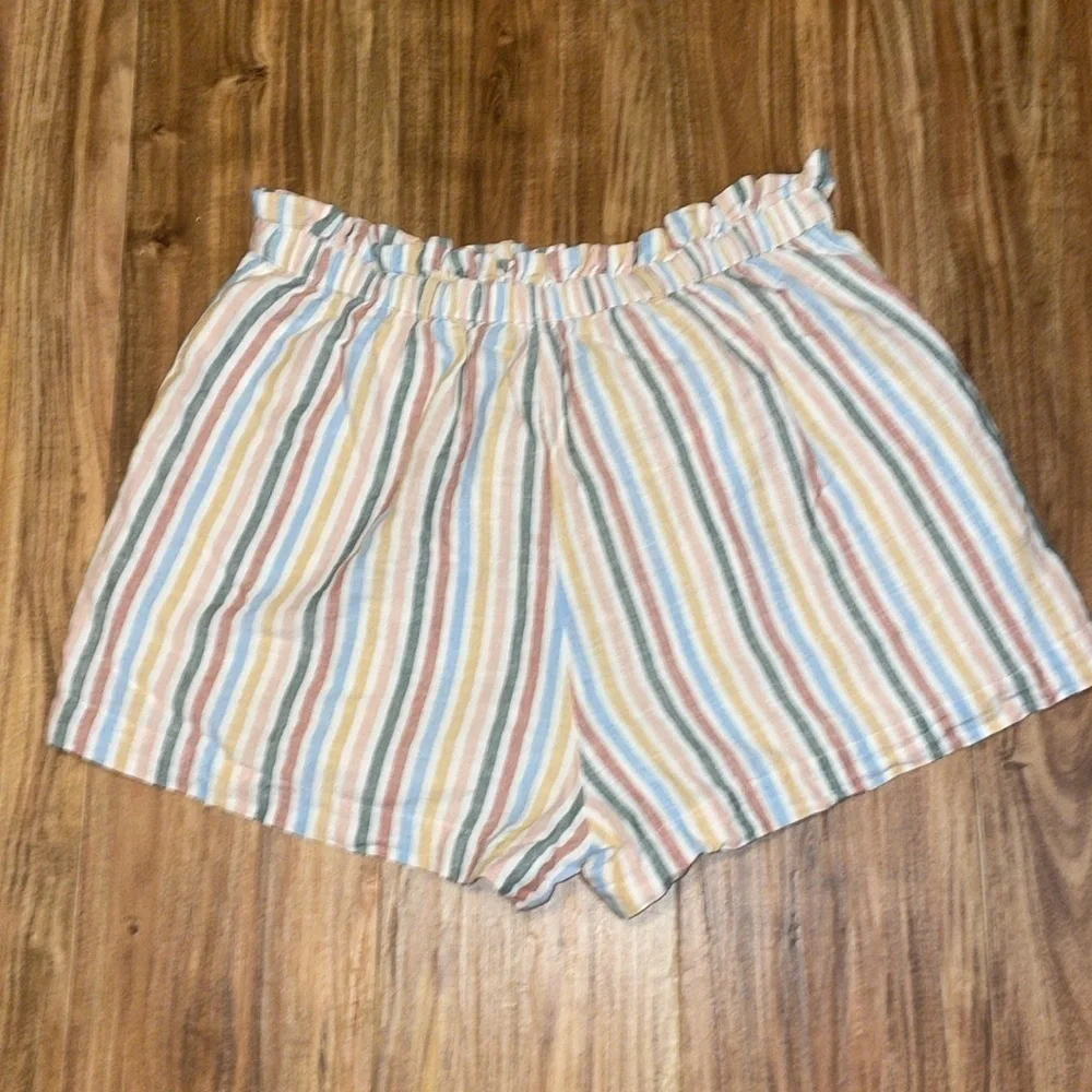 American Eagle Outfitters women’s large 12 Shorts high waist linen blend stripe